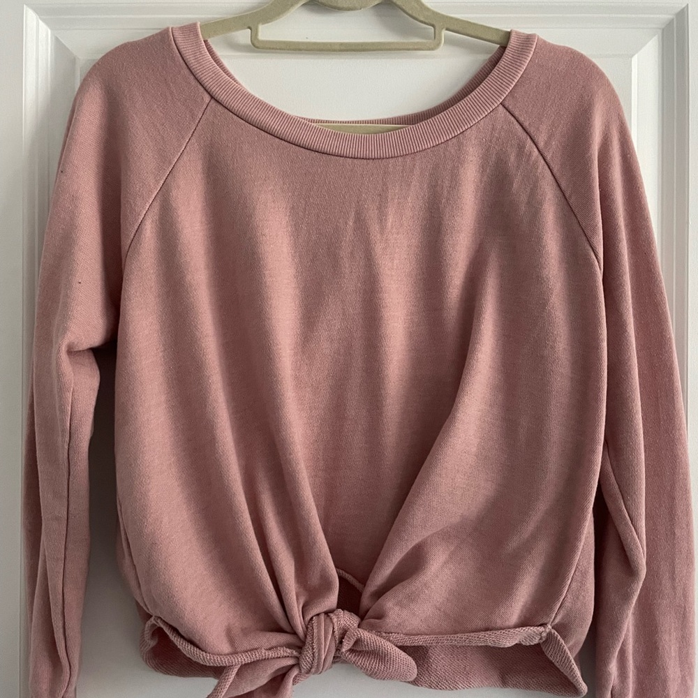 Tie sweatshirt
